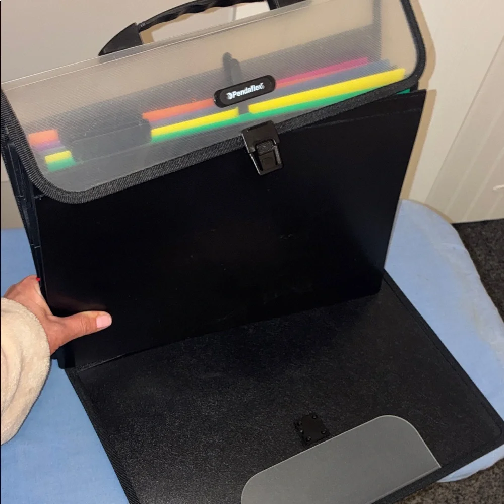 Pendaflex 6 Multicolor Hanging File Folders with Carry Case To Store Files